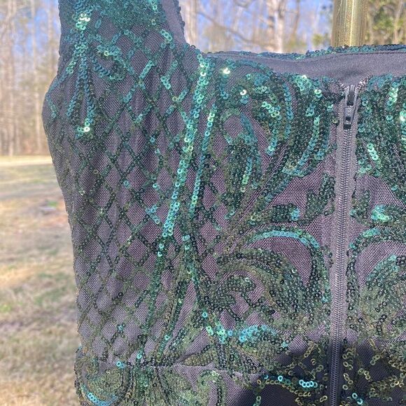 Windsor Emerald Green Sequin Pencil Mini Party Dress - Picture 4 of 8